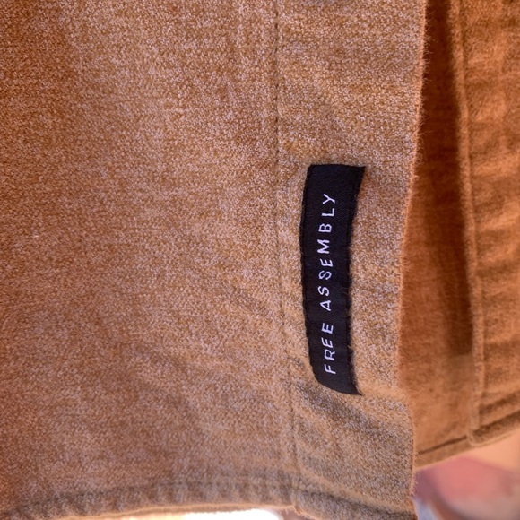 Casual Tan Button-Down Shirt for Men - Picture 4 of 5